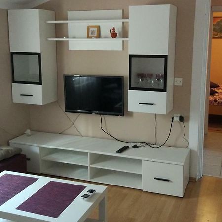 Apartman Jelena Vir Exterior foto